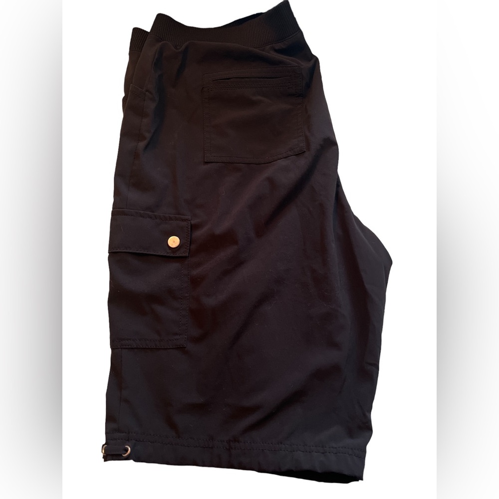 Chicos Zenergy bermuda shorts